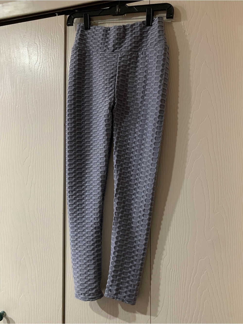Light Gray Textured Women’s Leggings - Comfortable Stretch Bottoms